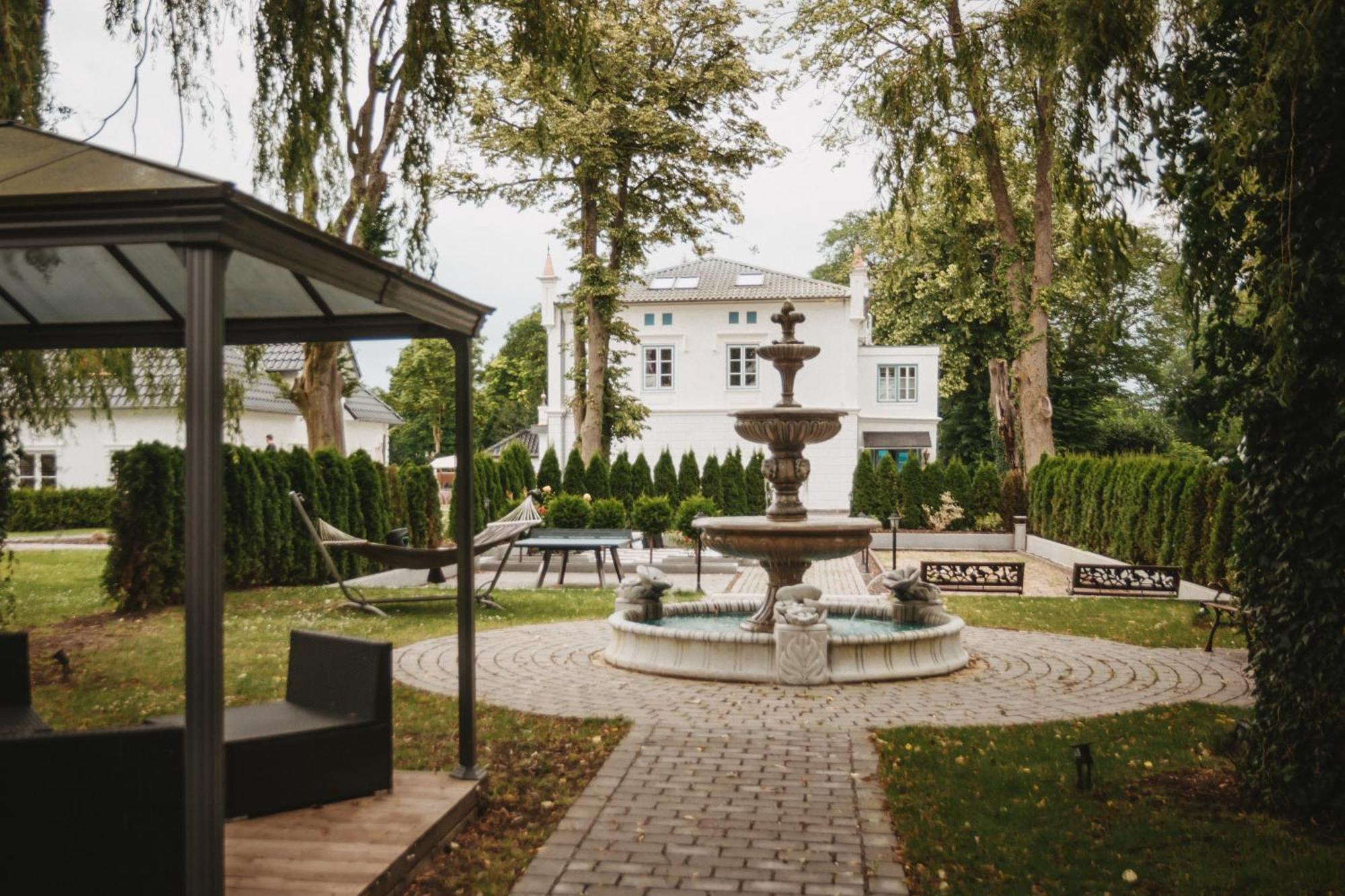 Herrenhaus-Henriettenhof เกรอมิทซ์ ภายนอก รูปภาพ